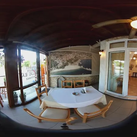 Blue Bay ستافروس